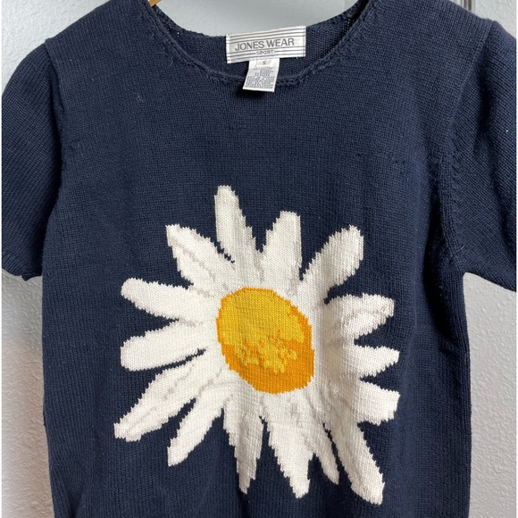 Jones Wear Sport Daisy Womens Tee - Picture 5 of 16